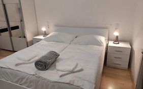 Studio Flat Jellyfish Old Town